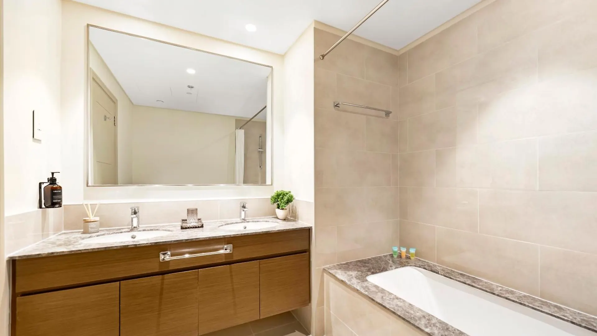 Appartamento Brand New Downtown Unit! Bvlgari World Island View Dubai Emirati Arabi Uniti