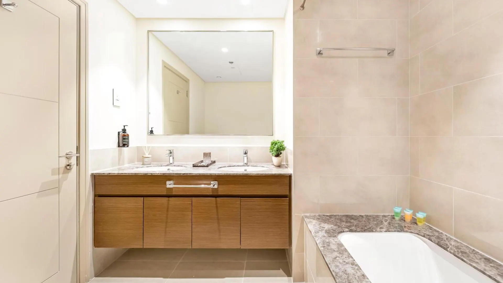 Appartamento Brand New Downtown Unit! Bvlgari World Island View Dubai
